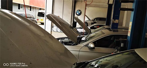 汽車掛在空擋時出現抖動有可能是什么原因？